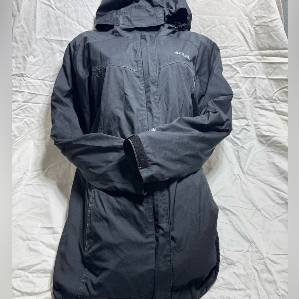 Columbia Women's omnitech waterproof rain jacket